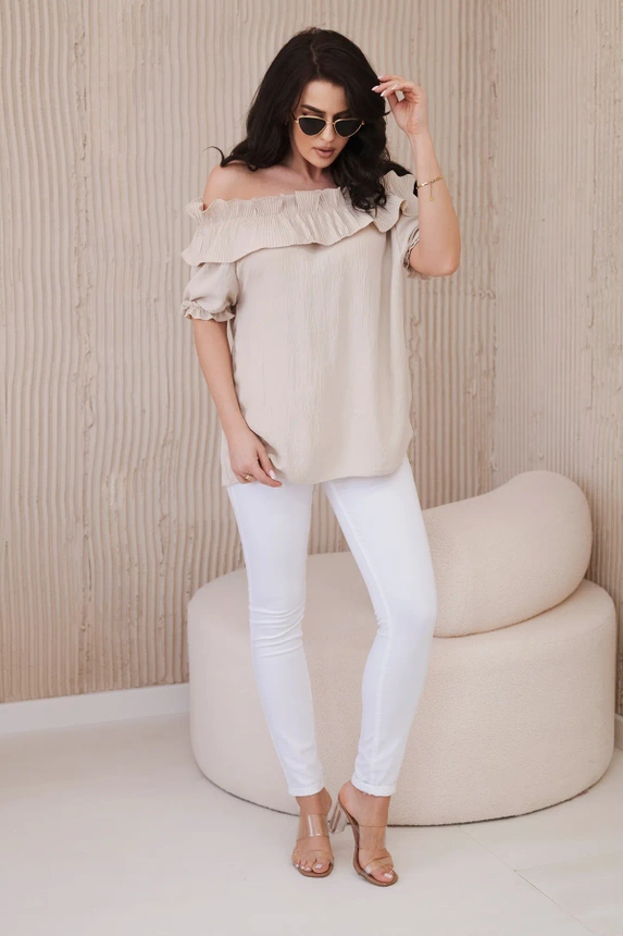 Spanische Bluse mit dekorativer Rüsche beige