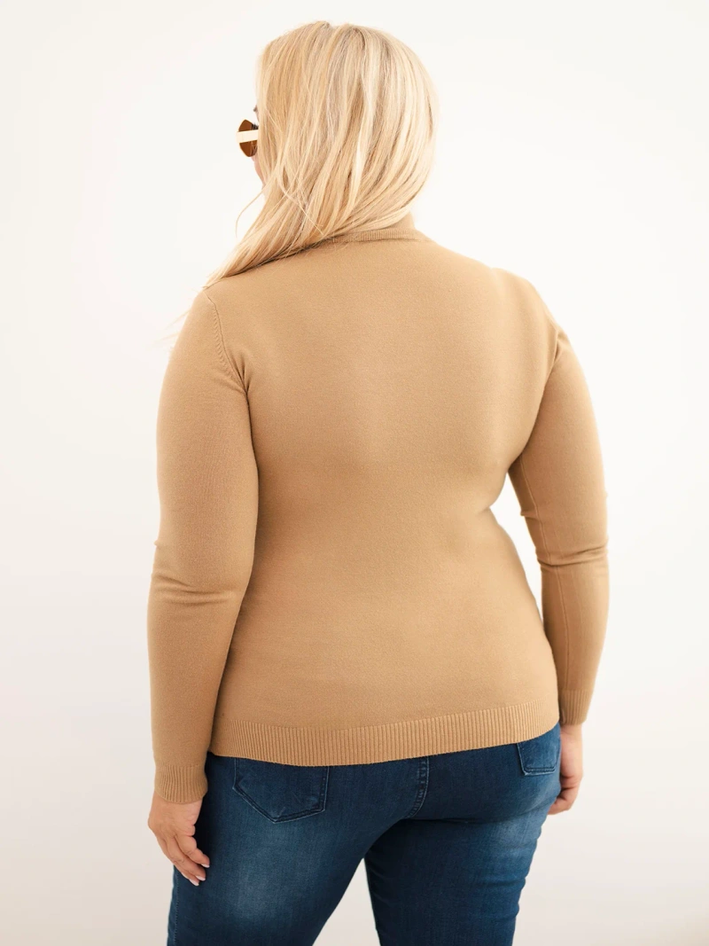 Damen Pullover Plus Size aus Viskose mit Rollkragen camelowy