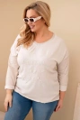 Bluzka damska Plus Size przecierana z napisem i perełkami beżowa