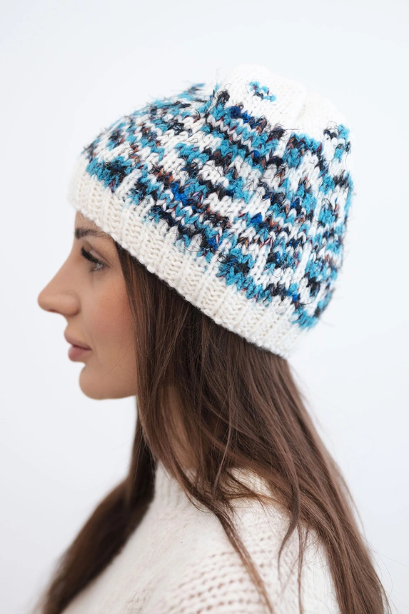 Women's wool winter hat with decorative crystals K399 black