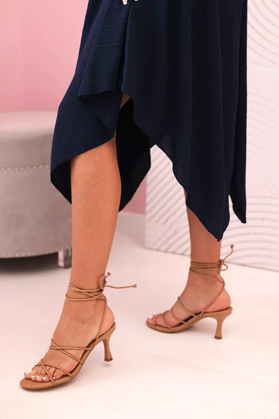 Women's dress with straps flared with an asymmetrical hem námořnická modř