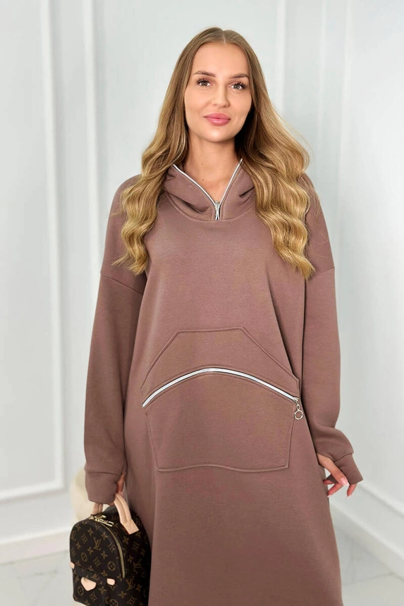 Isoliertes Kleid mit Kapuze mokka