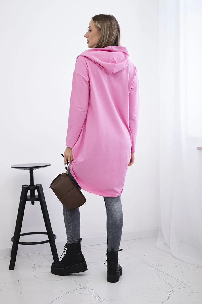 Džemperis su gobtuvu ir ilga nugara rožinės spalvos