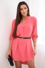 Kleid mit längerem Rücken und Gurt, himbeerfarben