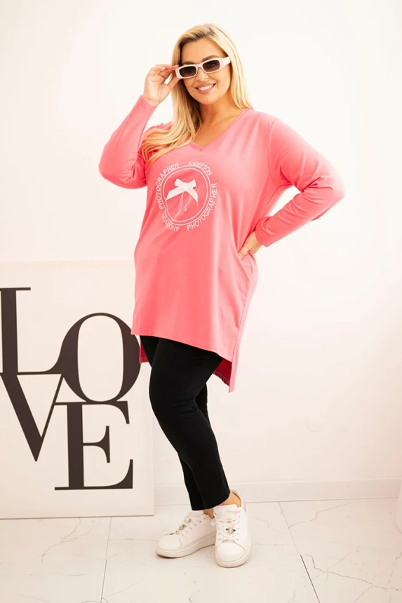 Damenbluse mit längerem Rücken und Druck rosa