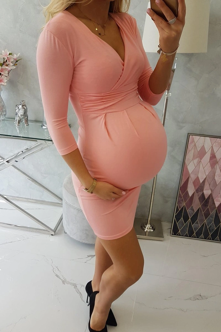 Dress fitted with a cut under the bust salmon