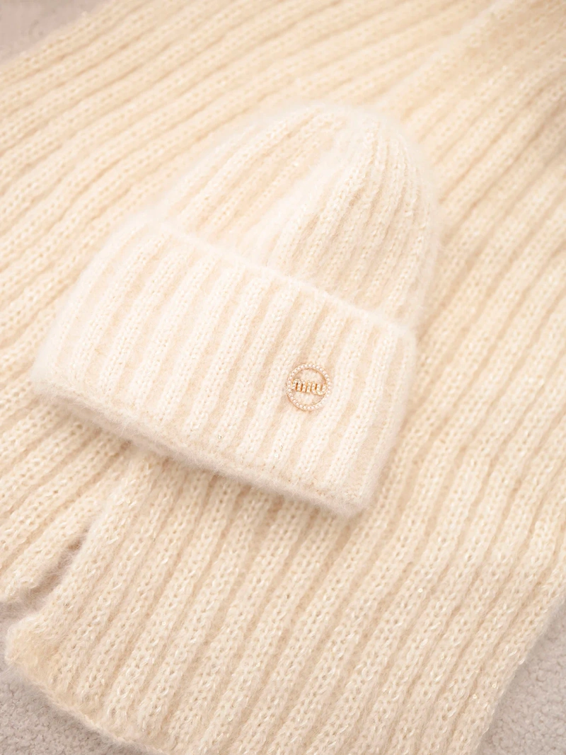 Dámská souprava čepice a dlouhý šál světle béžová