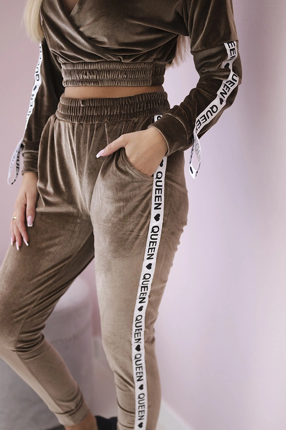 Karalienės kapučino veliūro rinkinys