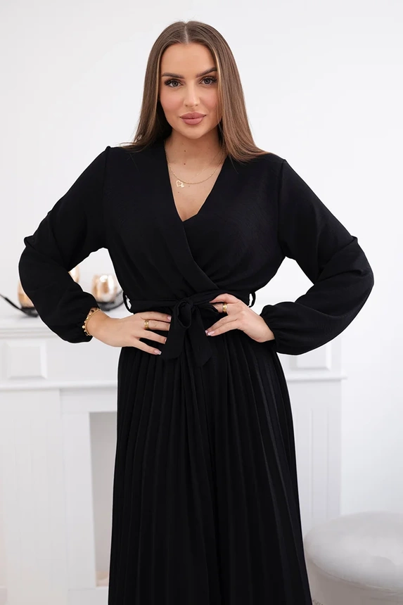 Dress tied with a pleated hem black