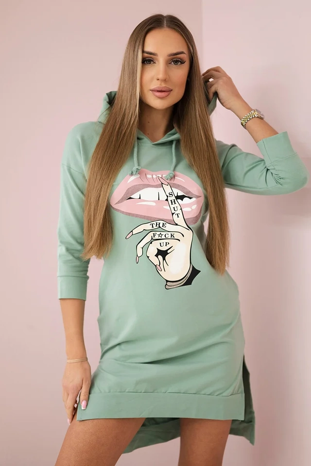 Sukienka z dłuższym tyłem i kolorowym nadrukiem ciemny miętowy