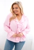 Dámska viskózová blúzka Plus Size s volánom a ozdobnou brošňou cukríková ružová