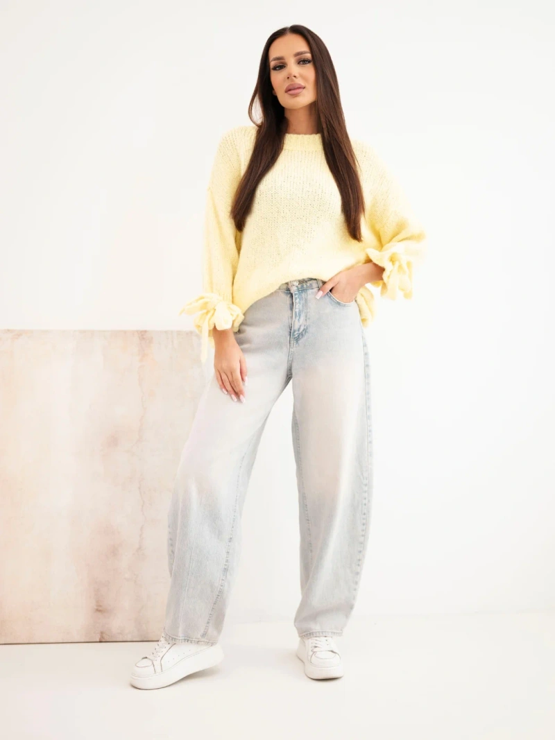 Women’s oversized sweater with ties at the sleeves yellow