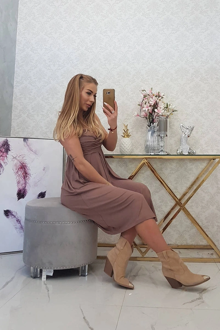 Kleid mit breiten Trägern cappuccino