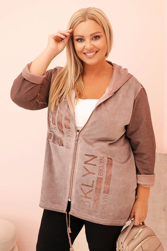 Dámská mikina Plus Size s kapucí a potiskem BKLYN dekatyzovaná hnědá