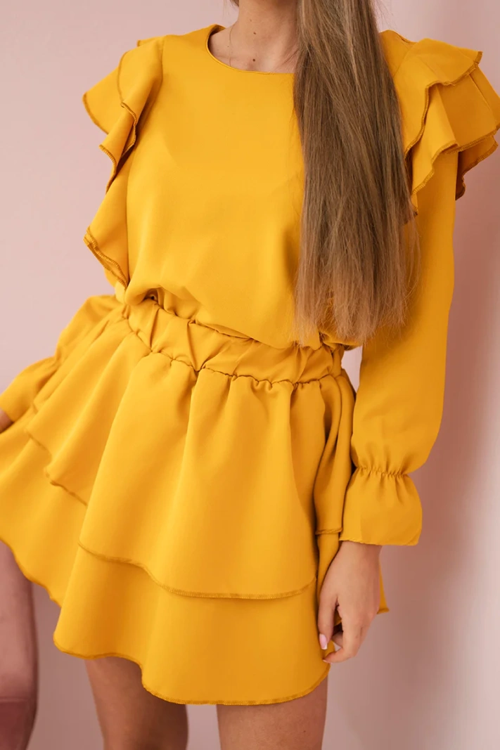 Kleid mit vertikalen Rüschen Senf