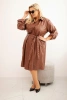 Damenkleid aus Kunstleder Plus Size mit Gürtel und Kragen braun
