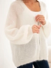 Damenpullover im lockeren Schnitt ohne Verschluss aus 80% Kid-Mohair ecru