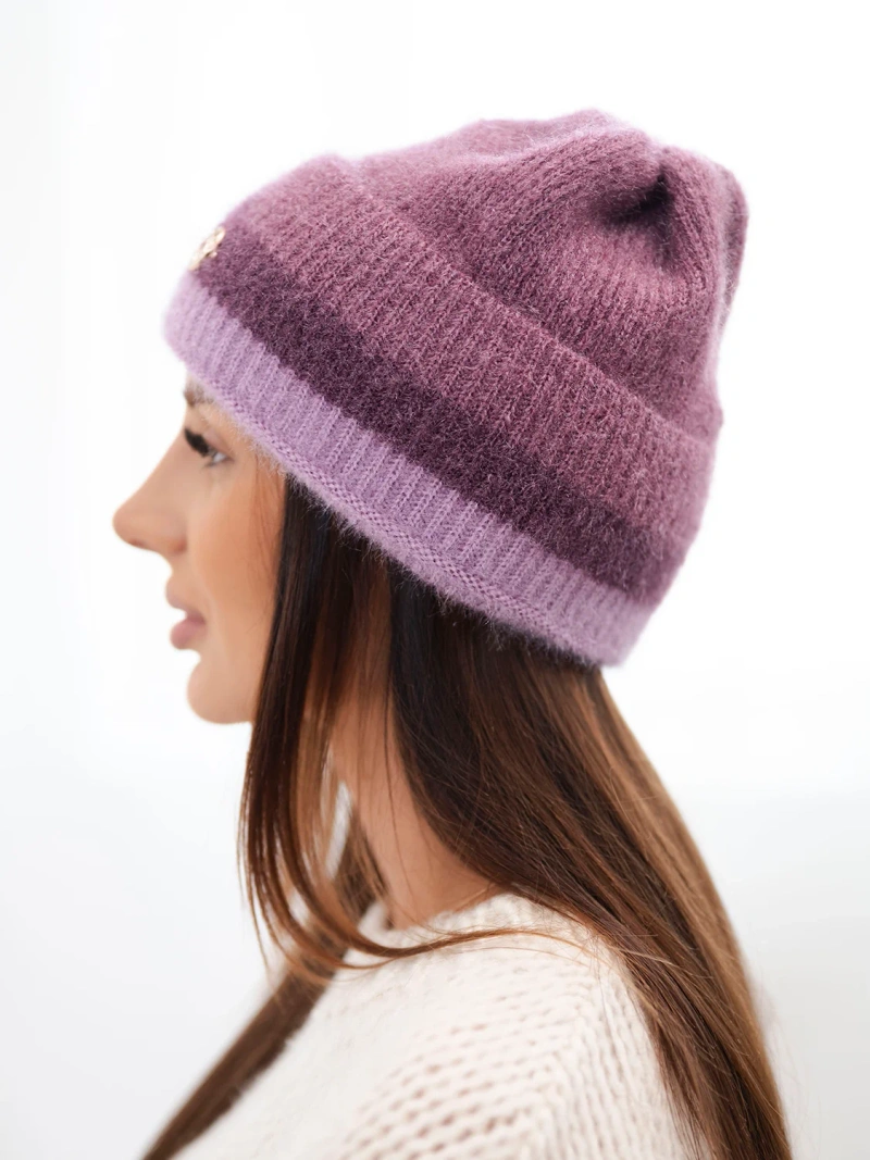 Damenmütze Beanie gerippt mit Verzierung dunkelrosa+lila