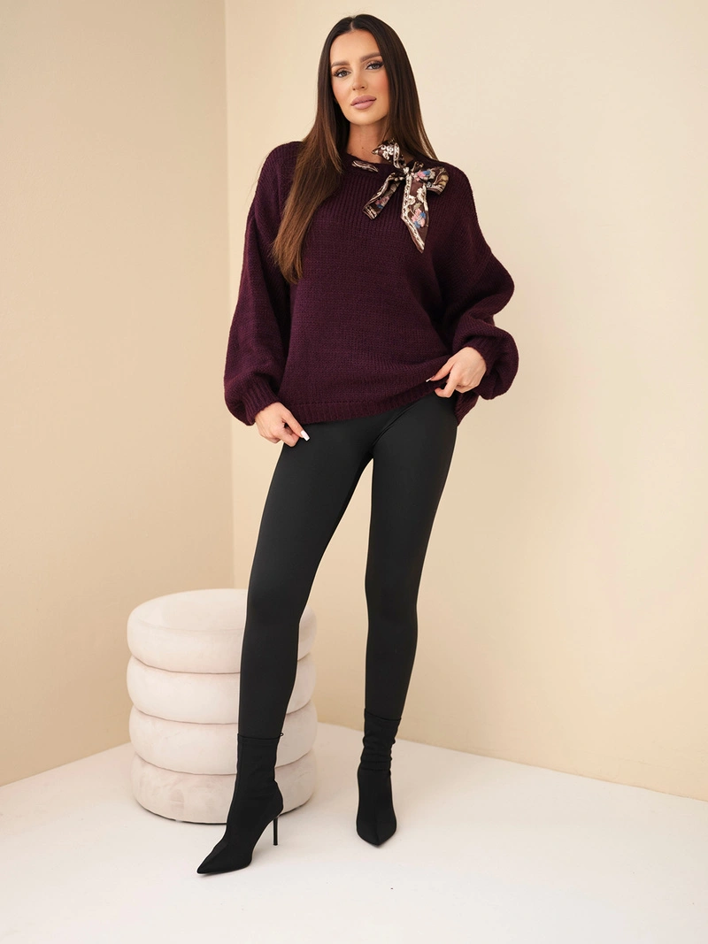 Damenpullover mit dekorativem Detail am Ausschnitt pflaume