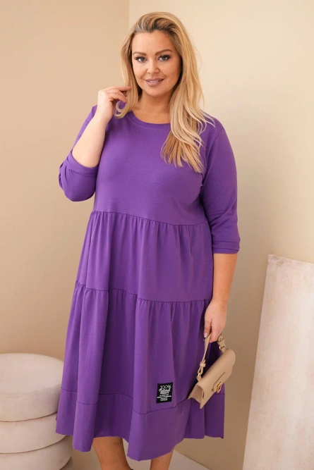 Sukienka damska bawełniana Plus Size z falbanami i podwiniętym rękawem fioletowa