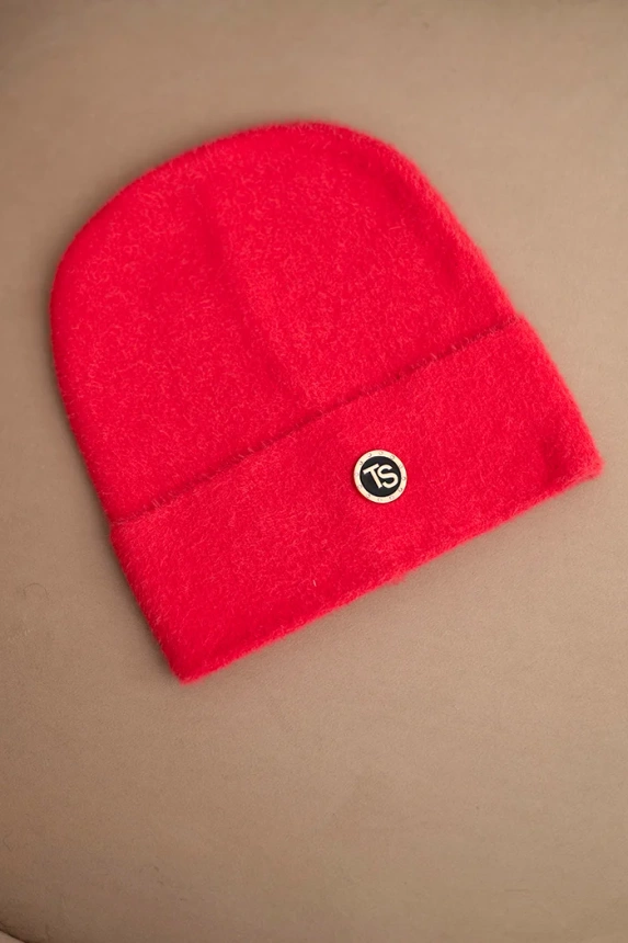 Women's soft alpaca hat with decorative plate raspberry