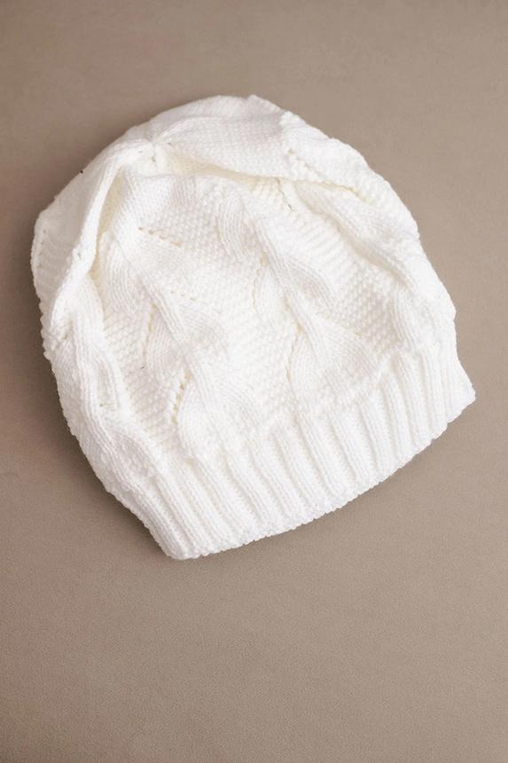 Women's winter wool hat with lace pattern K427 white