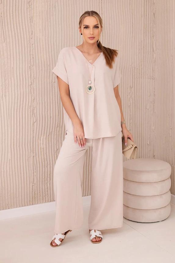 Set with necklace blouse + pants beige