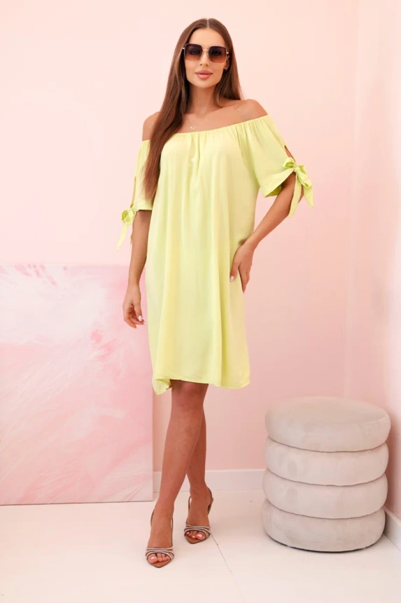 Damenkleid aus Viskose mit Bindebändern an den Ärmeln pistaziengrün