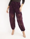 Damenhose locker mit Blumenmuster und Bündchen pflaume