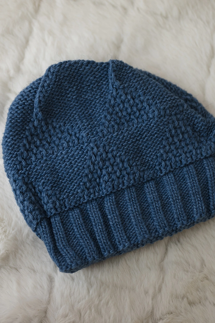 Dámska čiapka Dagmara K332 tmavý denim