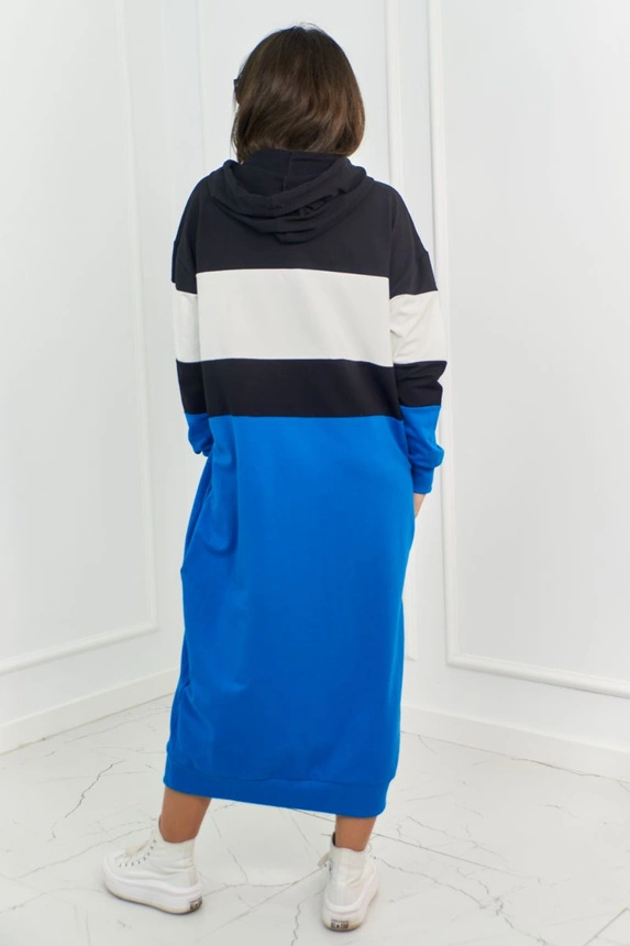 Dreifarbiges Kleid mit Kapuze schwarze + ecrufarbene + kornblume