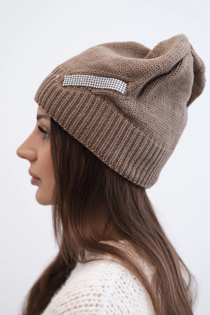Women's winter wool hat with a decorative rhinestone strap K402 mocca