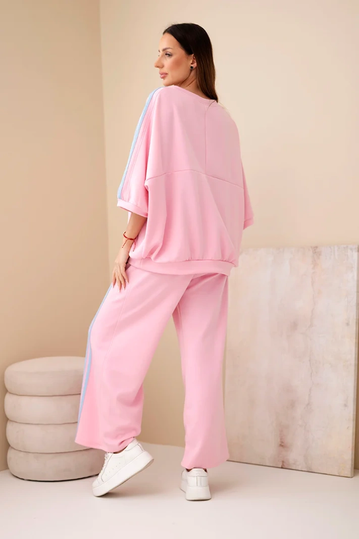 Damenanzug aus Viskose mit weitem Bein und lockerer Bluse hellrosa