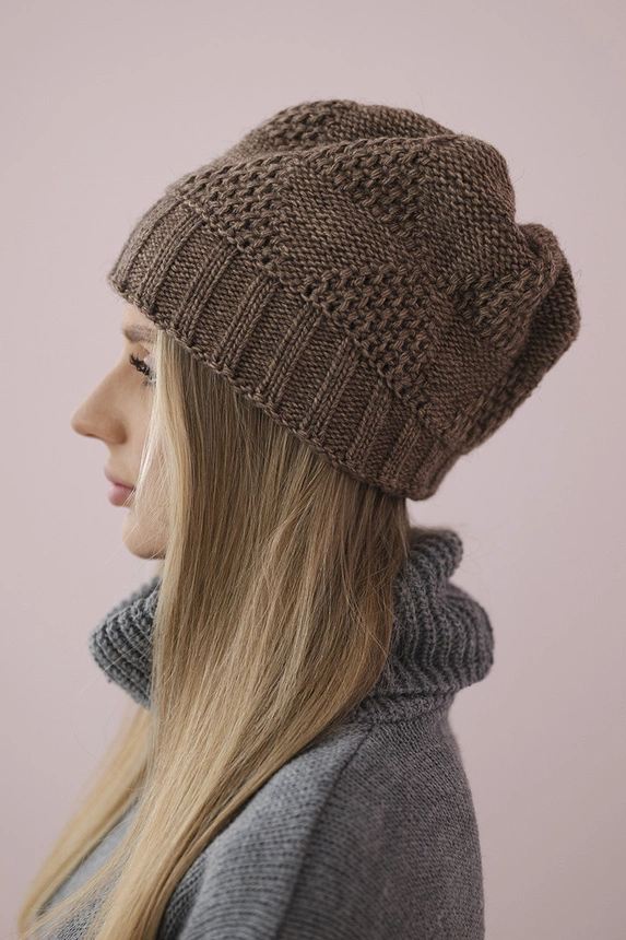 Women's cap Danuta K331 mocca