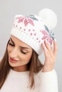 Damenwintermütze aus Wolle mit Schneeflockenmuster und Pompon K457 weiß