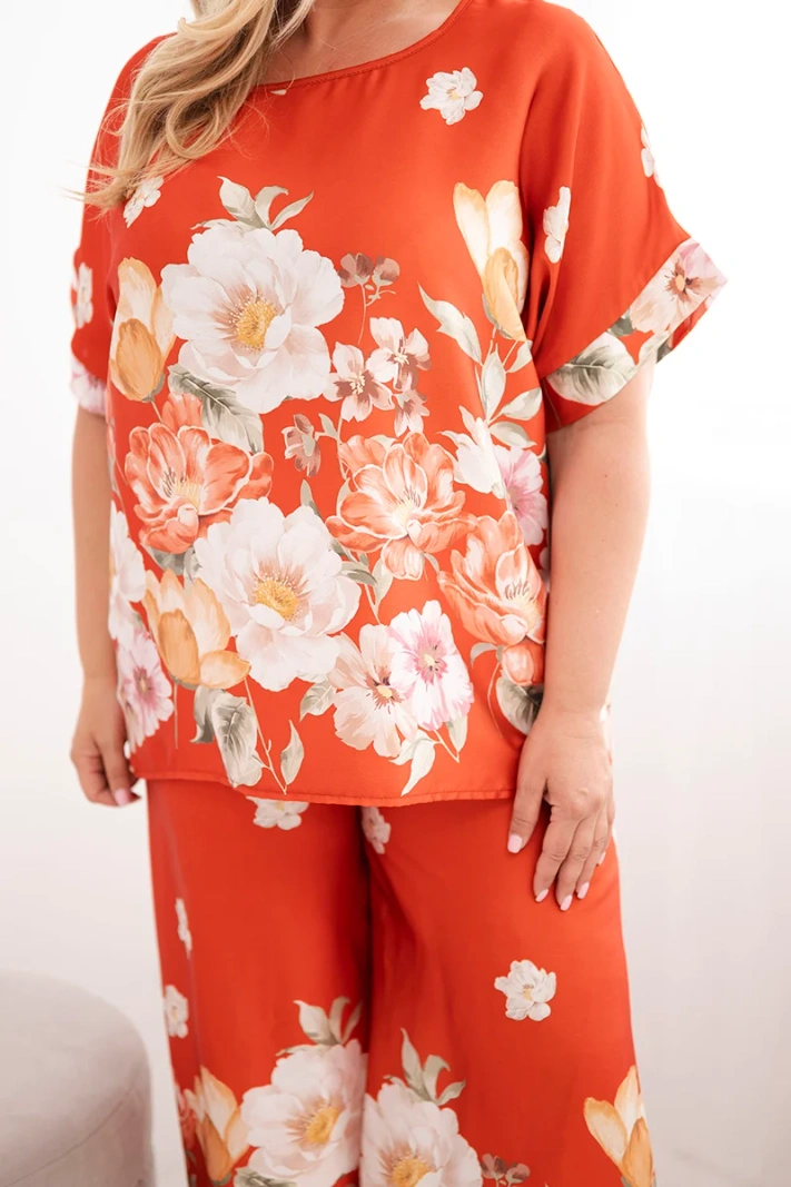 Dámský set Plus Size s halenkou a kalhotami s širokými nohavicemi s květinovým vzorem rezavá