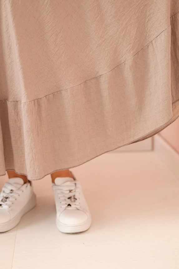 Moteriška Plus Size suknelė trumpomis rankovėmis ir raukiniais iš lengvos viskozės fango