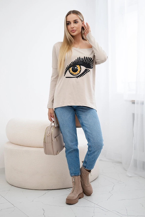 Blouse with a print and longer back beige