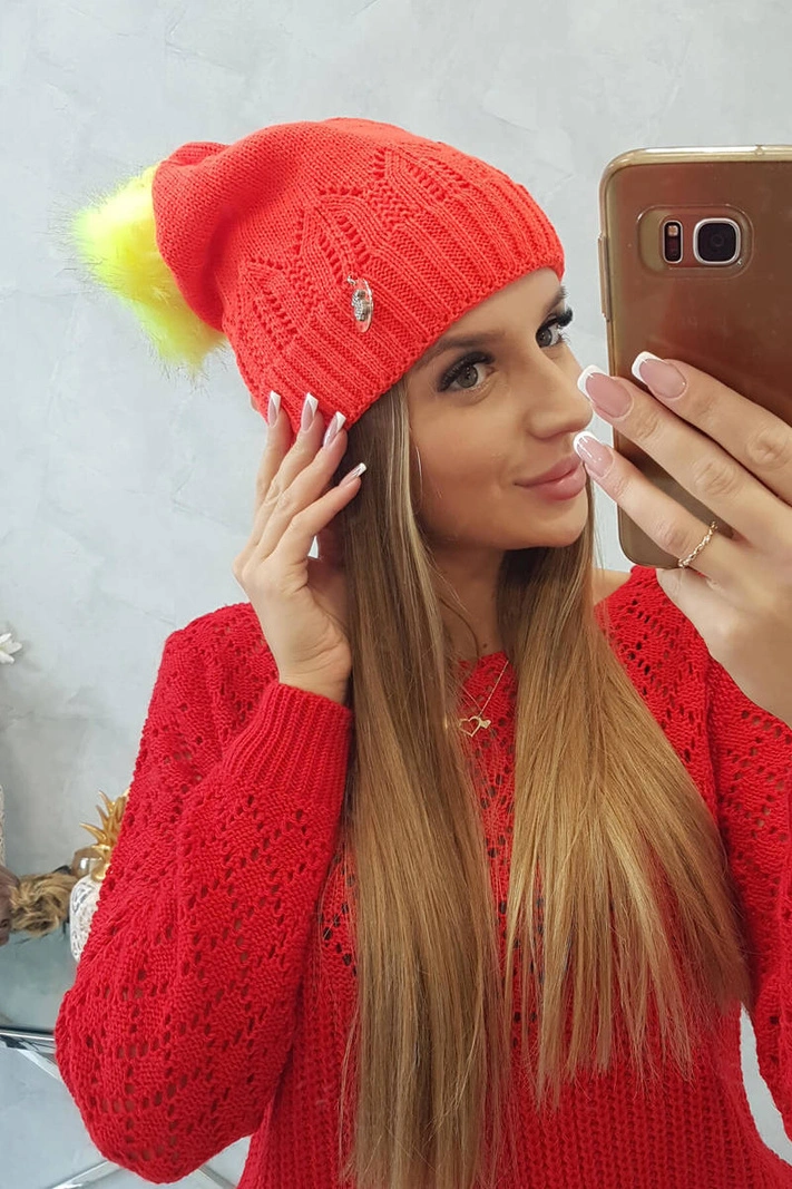 Dámska čiapka s pomponom Judyta K347 oranžová