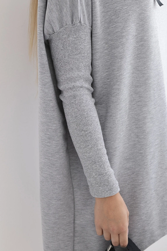Oversize sweatshirt with asymmetrical sides gray