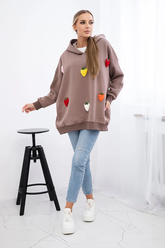 Isoliertes Sweatshirt mit Erdbeermotiv mocca