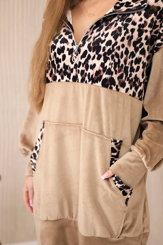 Velor dress with a leopard pattern beige