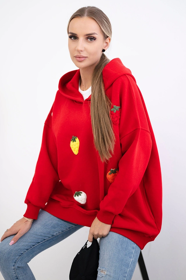 Isoliertes Sweatshirt mit Erdbeermotiv rot