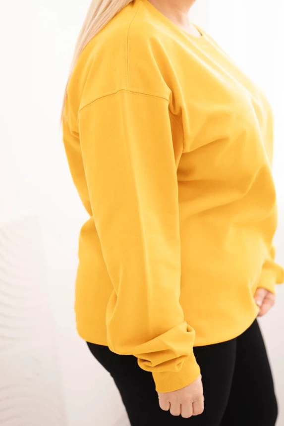 Moteriška plus size medvilninė basic megztinė su apvaliu iškirpimu garstyčių spalvos