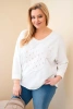 Dámská bavlněná blůza Plus Size s výstřihem do V bílá
