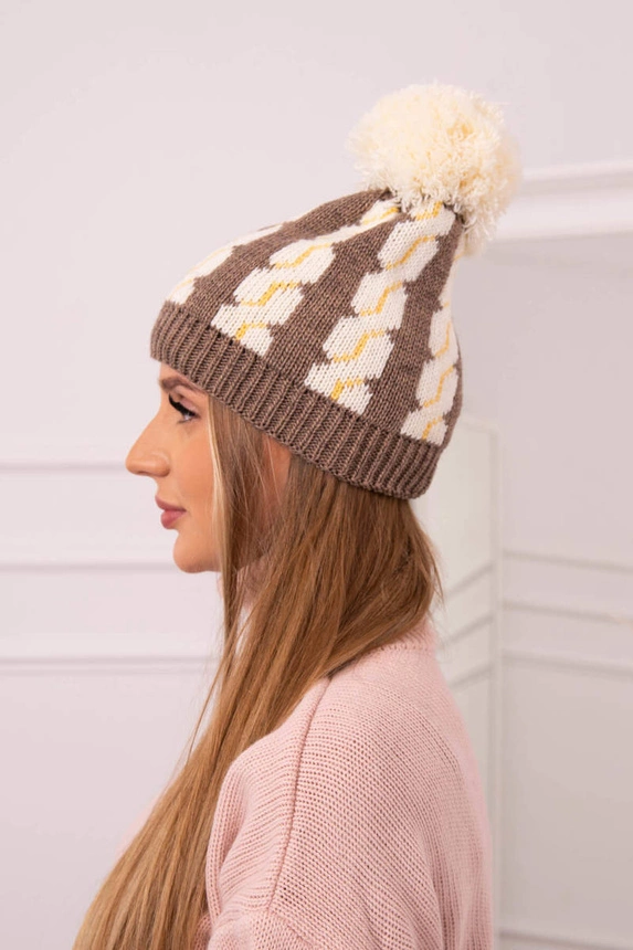 Cap with a pompom Rozalia K323 ecru+mocca