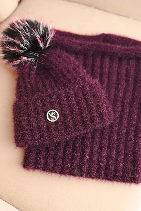 Women's winter set with a pom-pom and a cowl plum