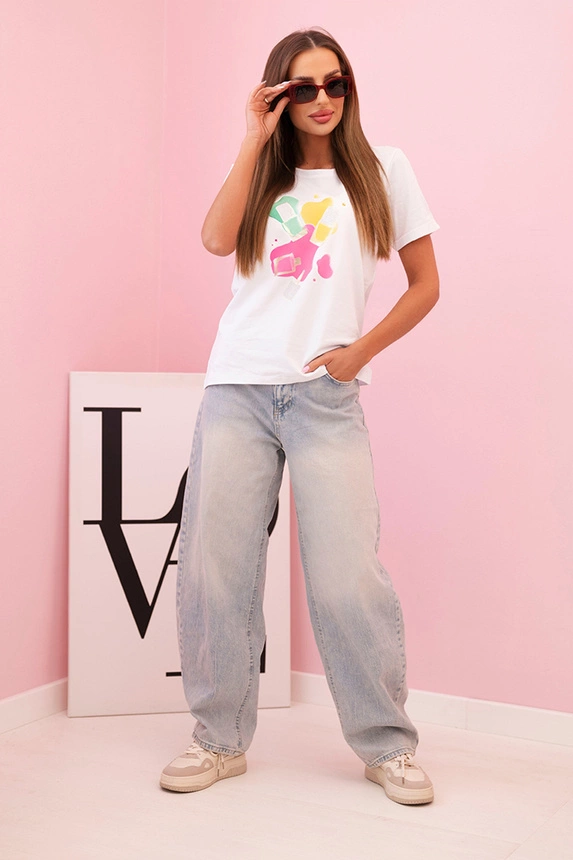 Dámska bavlnená blúzka s krátkym rukávom a farebnou potlačou biela