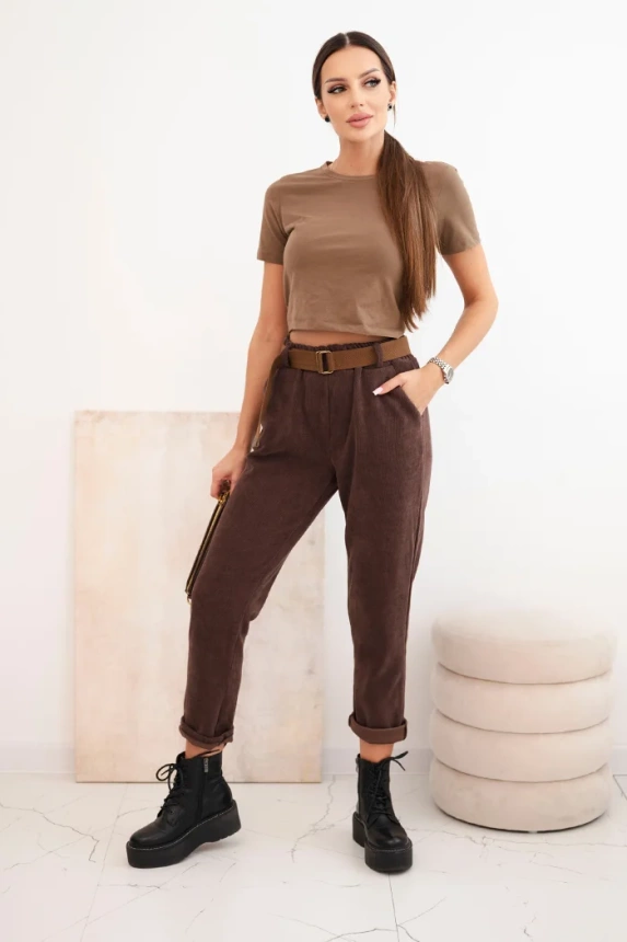 Damenhose mit Gürtel aus Cord braun