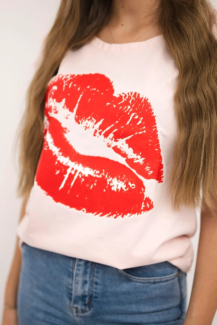 Blouse with lips print powdered pink